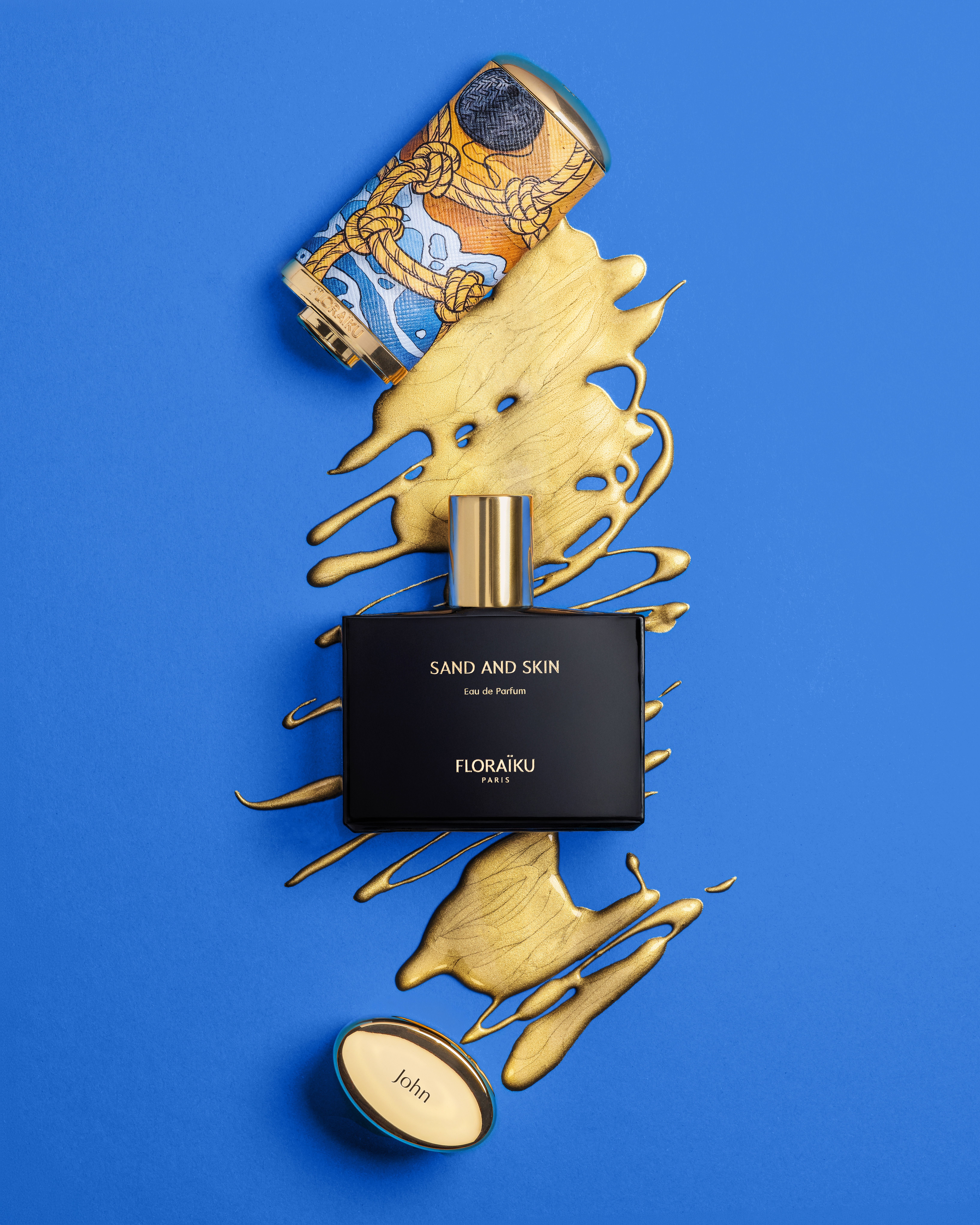 Floraïku Sand and Skin bottle with Mauro Carraro's illustration and engraved detail.